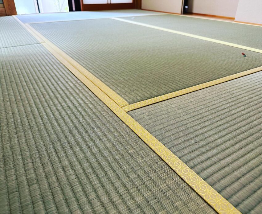 黄色のヘリで明るいお部屋に